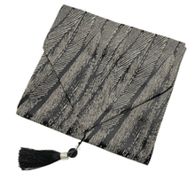 Load image into Gallery viewer, L.A. Discovery 33x200 cm / black Table Runner Cloth - Feather Flock Design