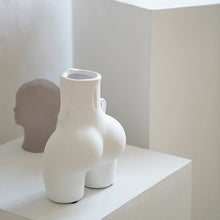 Load image into Gallery viewer, L.A. Discovery &#39;Curves&#39; Ceramic Flower Vase
